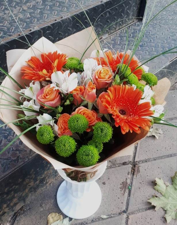Букет цветов из: Герберы, Хризантемы, Альстромерии и Розы в Тахтамукай