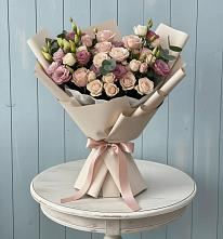 Букет цветов из:  Розы и Лизиантусы в Тахтамукай