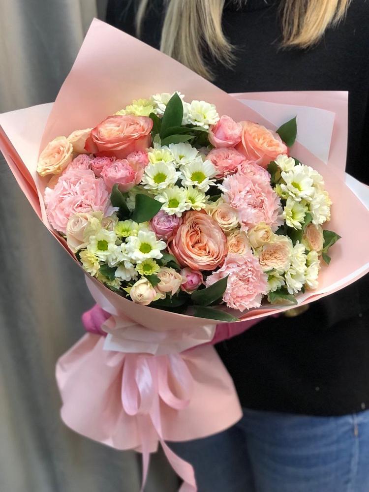 Букет цветов из: Гвоздики, Розы и Хризантемы в Тахтамукай