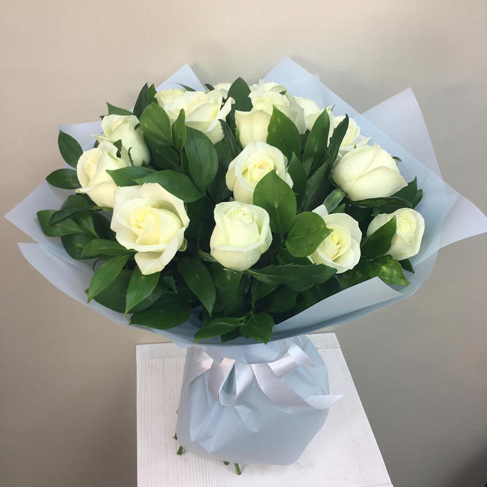 Букет 15 Белых роз Проуд в Тахтамукай