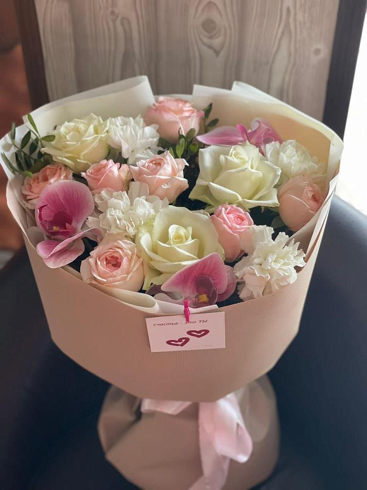 Букет цветов из: Орхидеи, Розы и Гвоздики в Тахтамукай