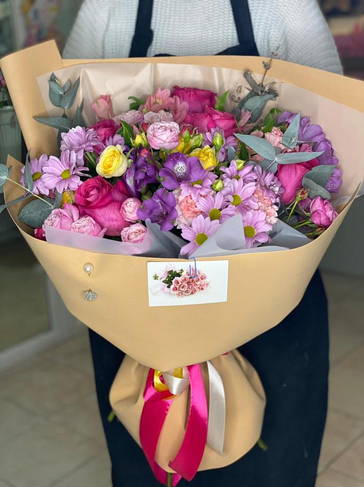 Букет цветов из: Хризантемы, Гвоздики и Альстромерии в Тахтамукай