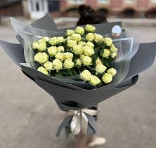 Букет Белые кустовые розы Солинеро в Тахтамукай