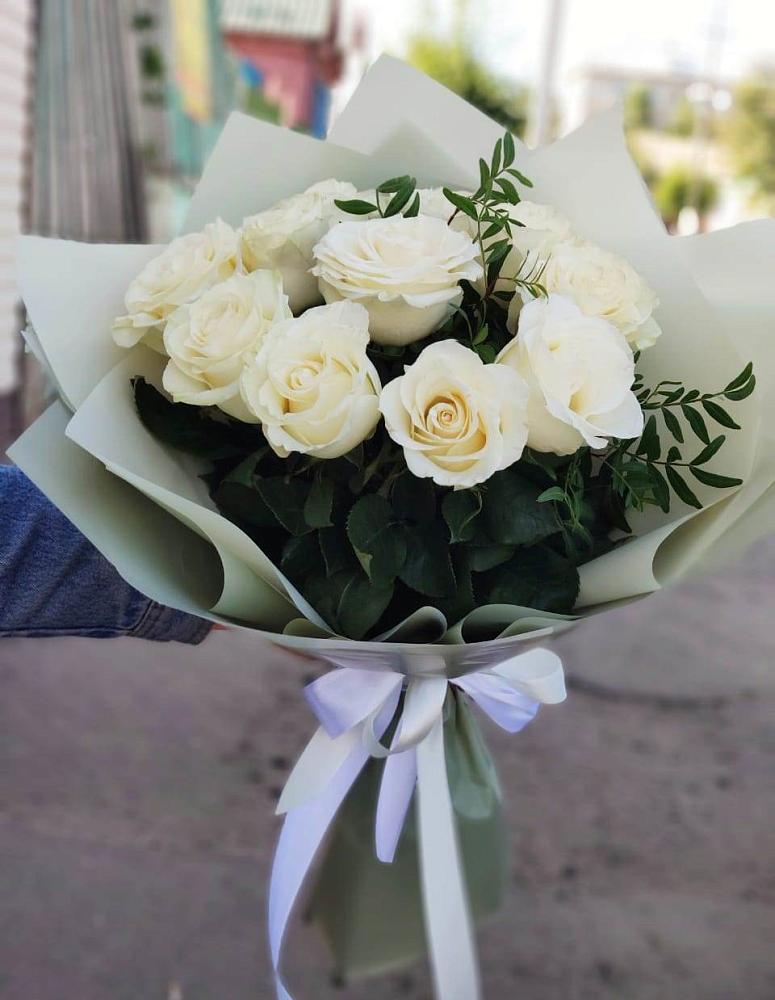 Букет Белые розы Проуд в Тахтамукай