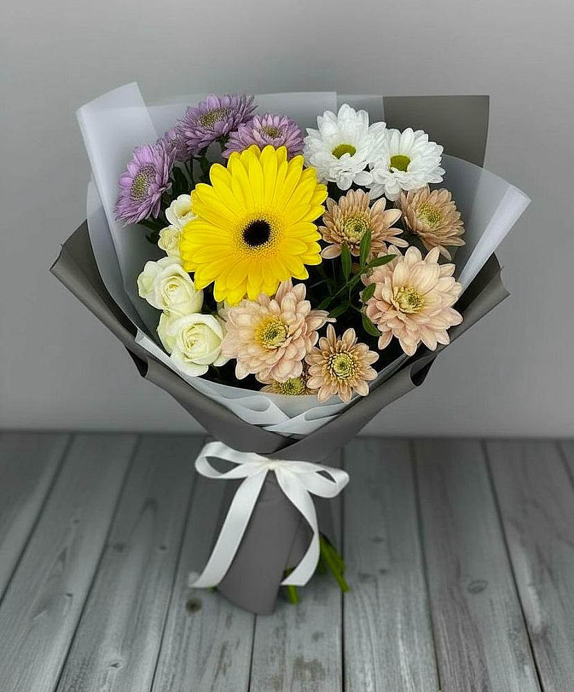 Букет цветов из: Розы, Герберы и Хризантемы в Тахтамукай
