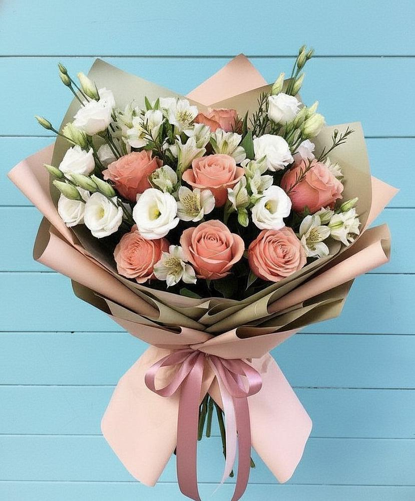 Букет цветов из: Розы, Альстромерии и Лизиантусы в Тахтамукай