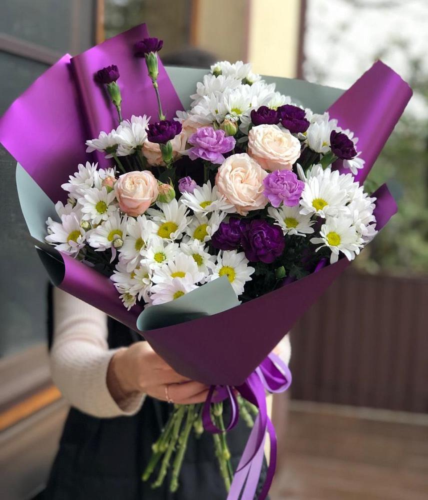 Букет цветов из: Хризантемы, Гвоздики и Розы в Тахтамукай