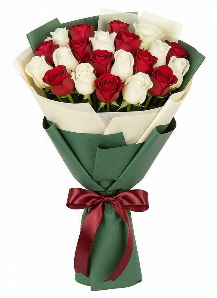 Букет Микс из красных и белых роз в Тахтамукай
