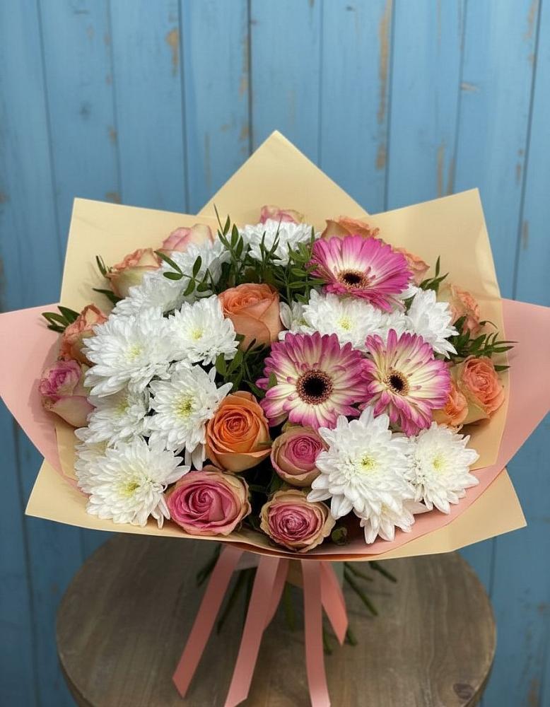 Букет цветов из: Розы, Герберы и Хризантемы в Тахтамукай