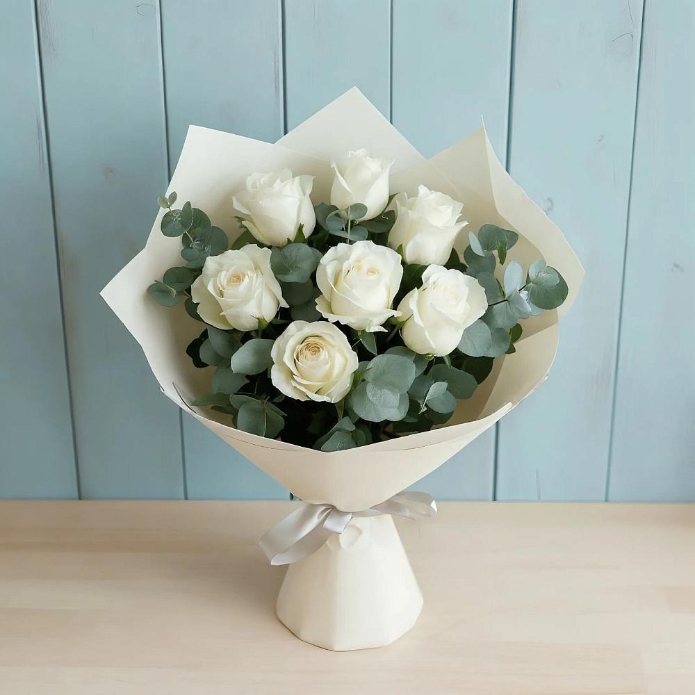 Букет Белые розы в Эвкалипте в Тахтамукай