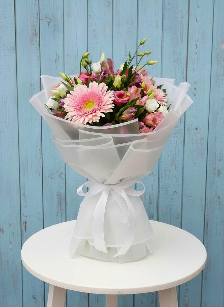 Букет цветов из: Герберы, Альстромерии и Лизиантусы в Тахтамукай