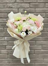 Букет цветов из:  Гвоздики, Розы, Лизиантусы и Хризантемы в Тахтамукай