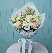 Букет цветов из:  Розы и Лизиантусы в Тахтамукай