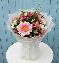 Букет цветов из:  Герберы, Альстромерии и Лизиантусы #REPLACE_PRED# Тахтамукай