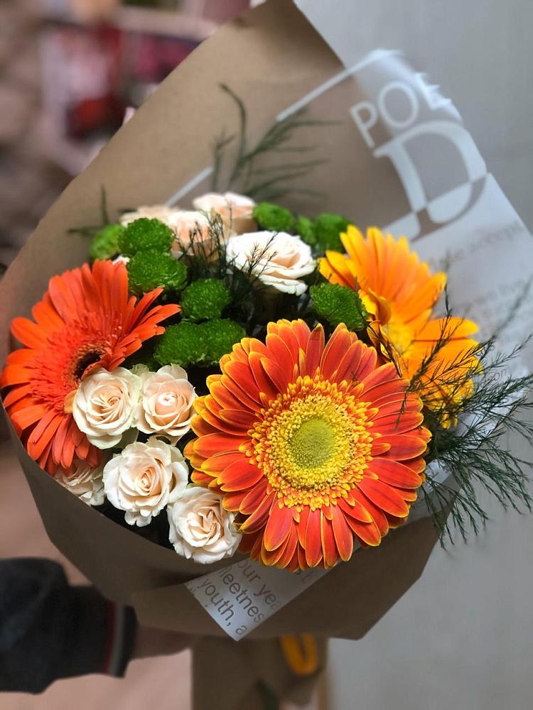 Букет цветов из: Герберы, Хризантемы и Розы в Тахтамукай