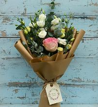 Букет цветов из:  Розы и Лизиантусы в Тахтамукай