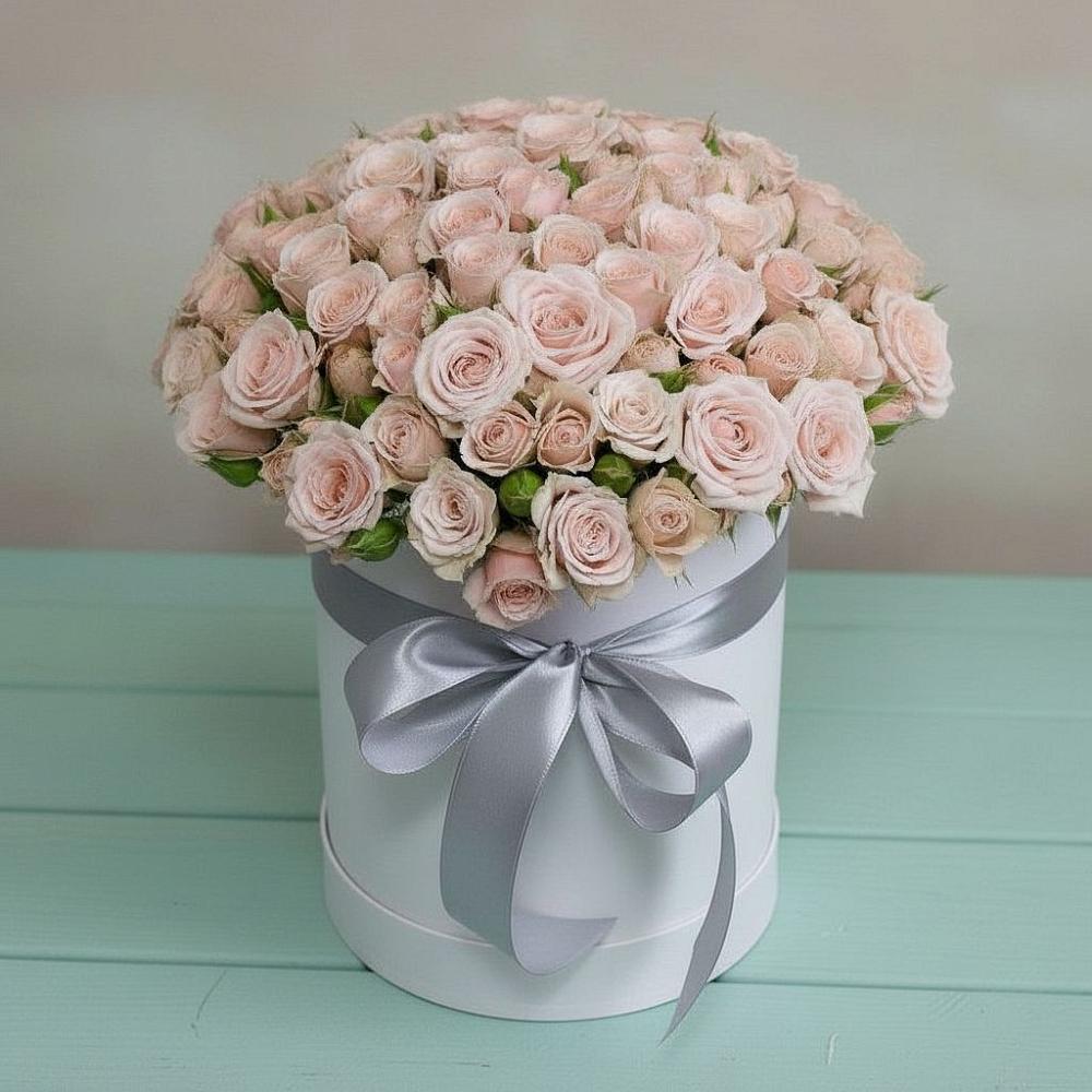 Цветочная композиция из Розы в шляпной коробке в Тахтамукай